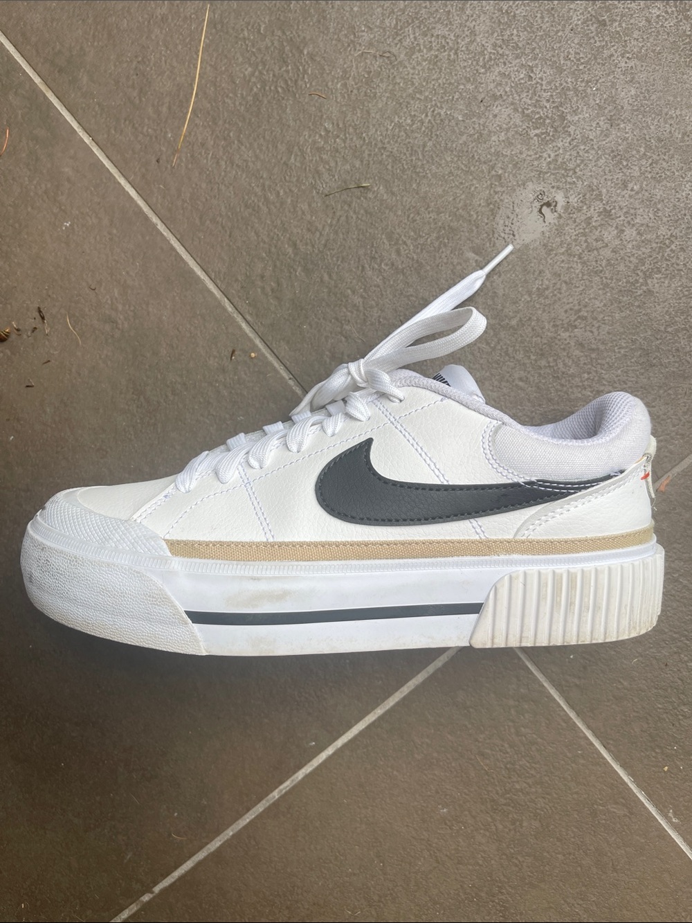 Nike Womens WMNS Nike Court Legacy Lift Sneaker